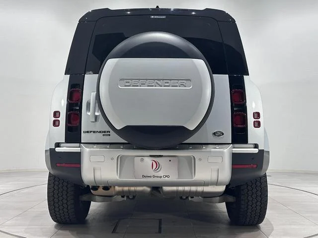 Land Rover Defender 110